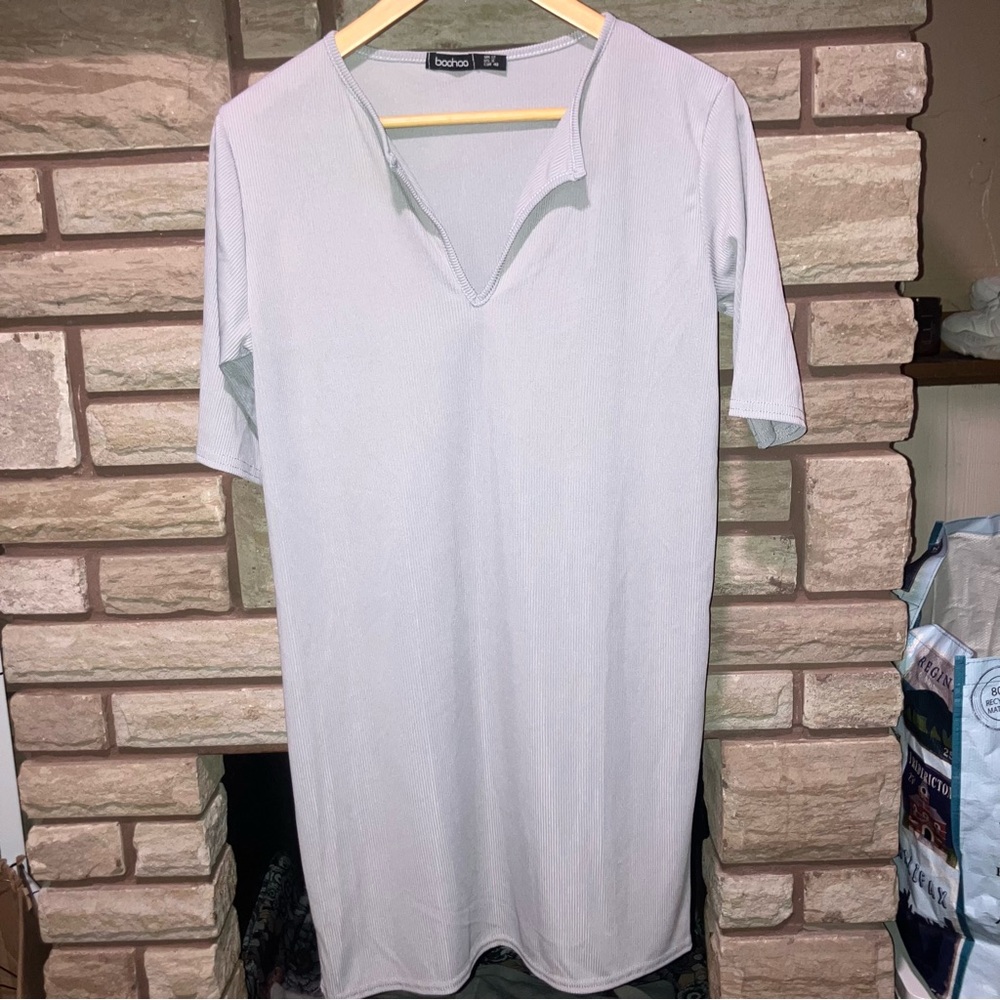 Boohoo Light Grey V-Neck Ribbed Dress